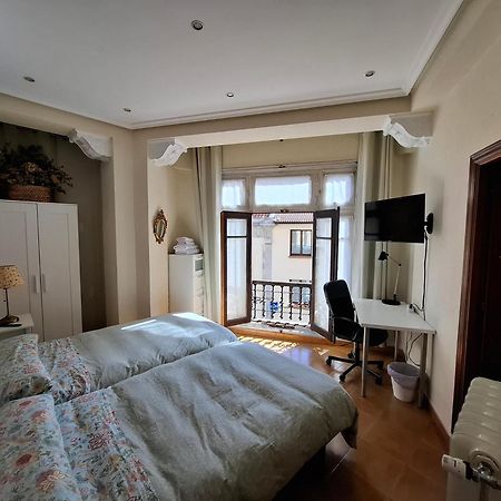Uria 25 Rooms Oviedo Bagian luar foto